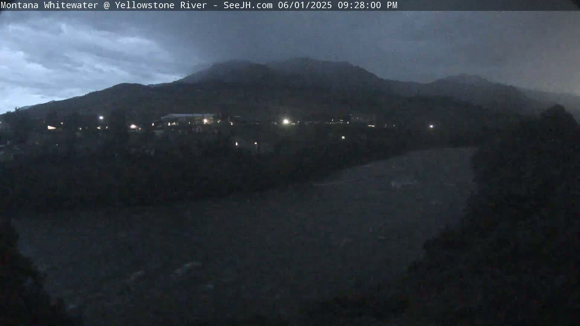 Gardiner Village & Yellowstone River  Live Cam - Gardnier, Park, Montana, USA