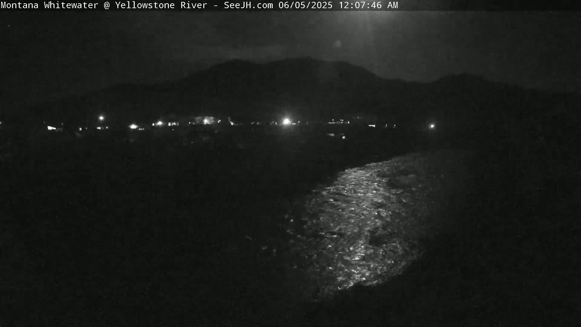 Gardiner Village & Yellowstone River  Live Cam - Gardnier, Park, Montana, USA