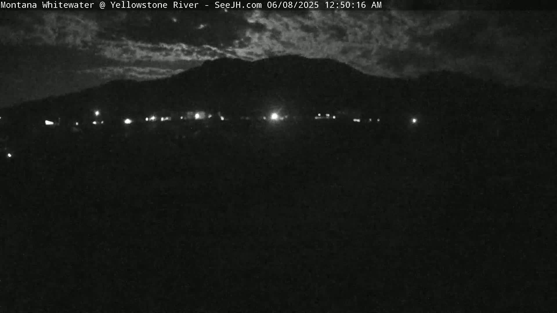 Gardiner Village & Yellowstone River  Live Cam - Gardnier, Park, Montana, USA