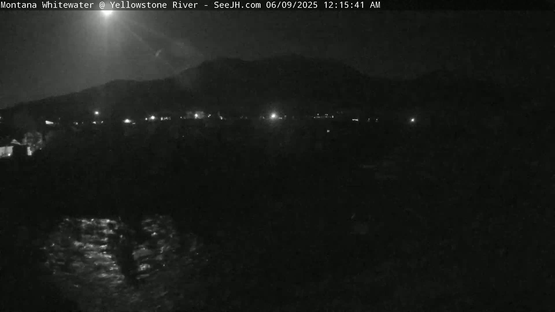 Gardiner Village & Yellowstone River  Live Cam - Gardnier, Park, Montana, USA
