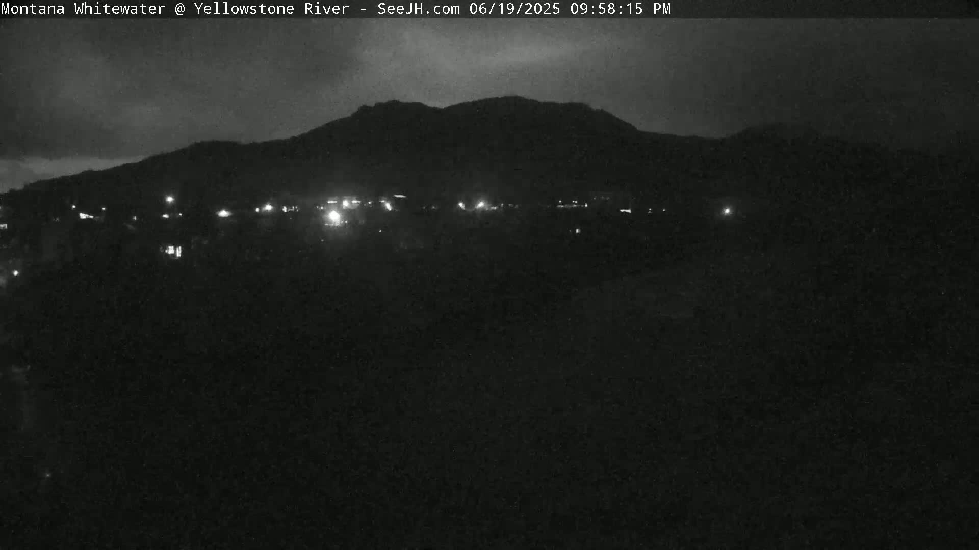 Gardiner Village & Yellowstone River  Live Cam - Gardnier, Park, Montana, USA