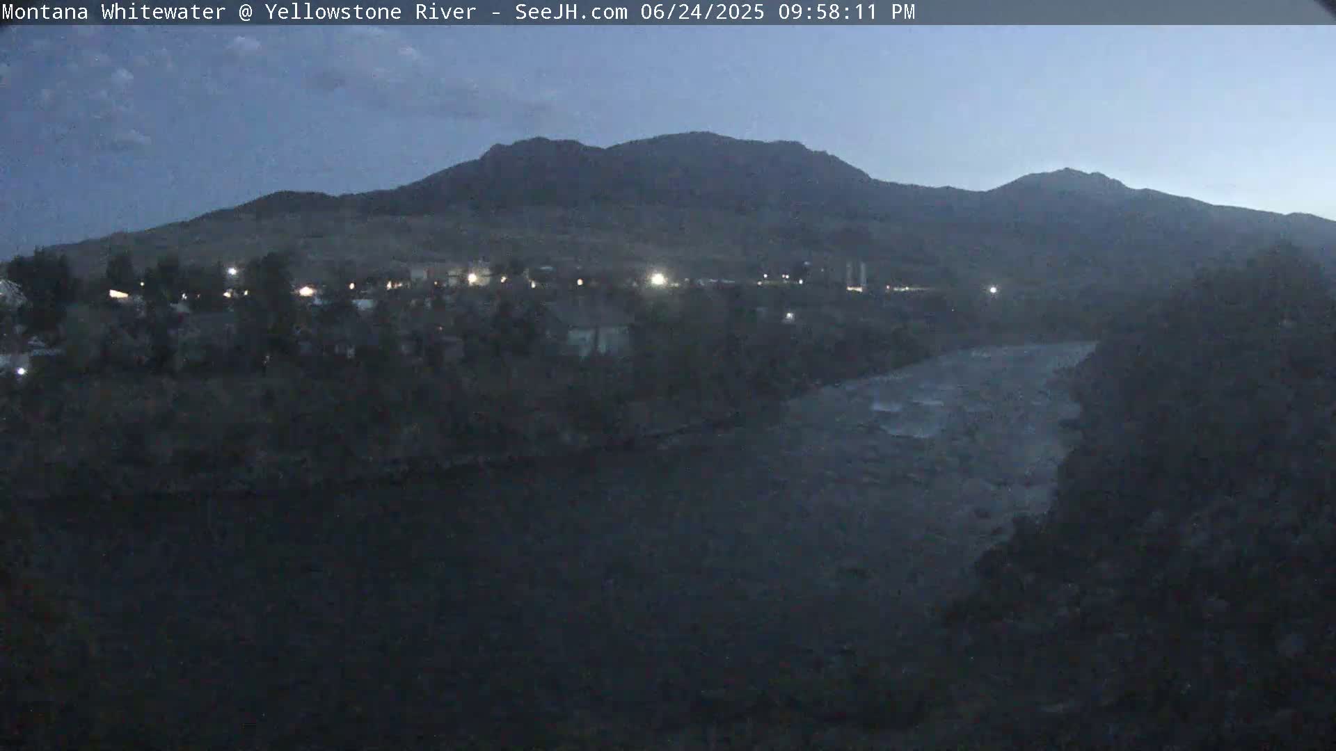 Gardiner Village & Yellowstone River  Live Cam - Gardnier, Park, Montana, USA