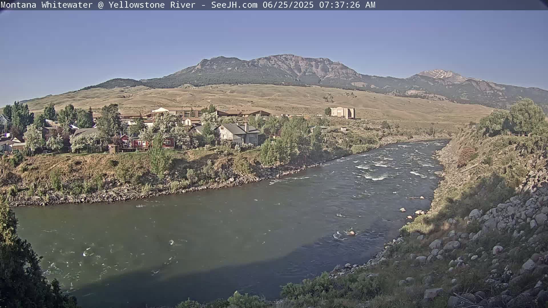 Gardiner Village & Yellowstone River  Live Cam - Gardnier, Park, Montana, USA