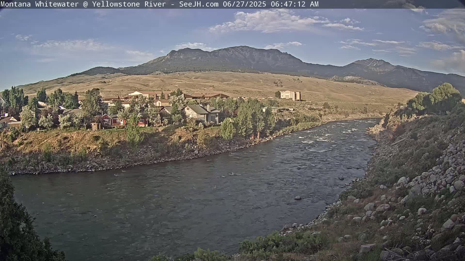 Gardiner Village & Yellowstone River  Live Cam - Gardnier, Park, Montana, USA