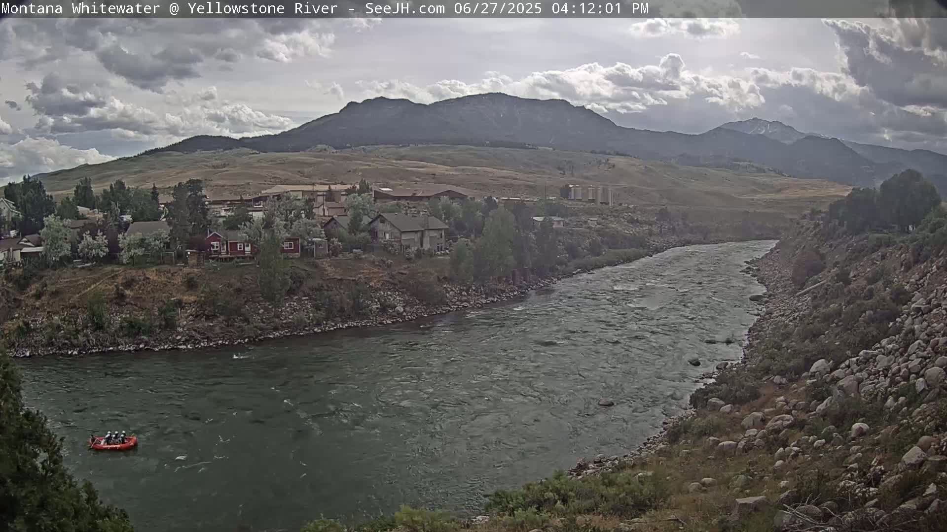 Gardiner Village & Yellowstone River  Live Cam - Gardnier, Park, Montana, USA