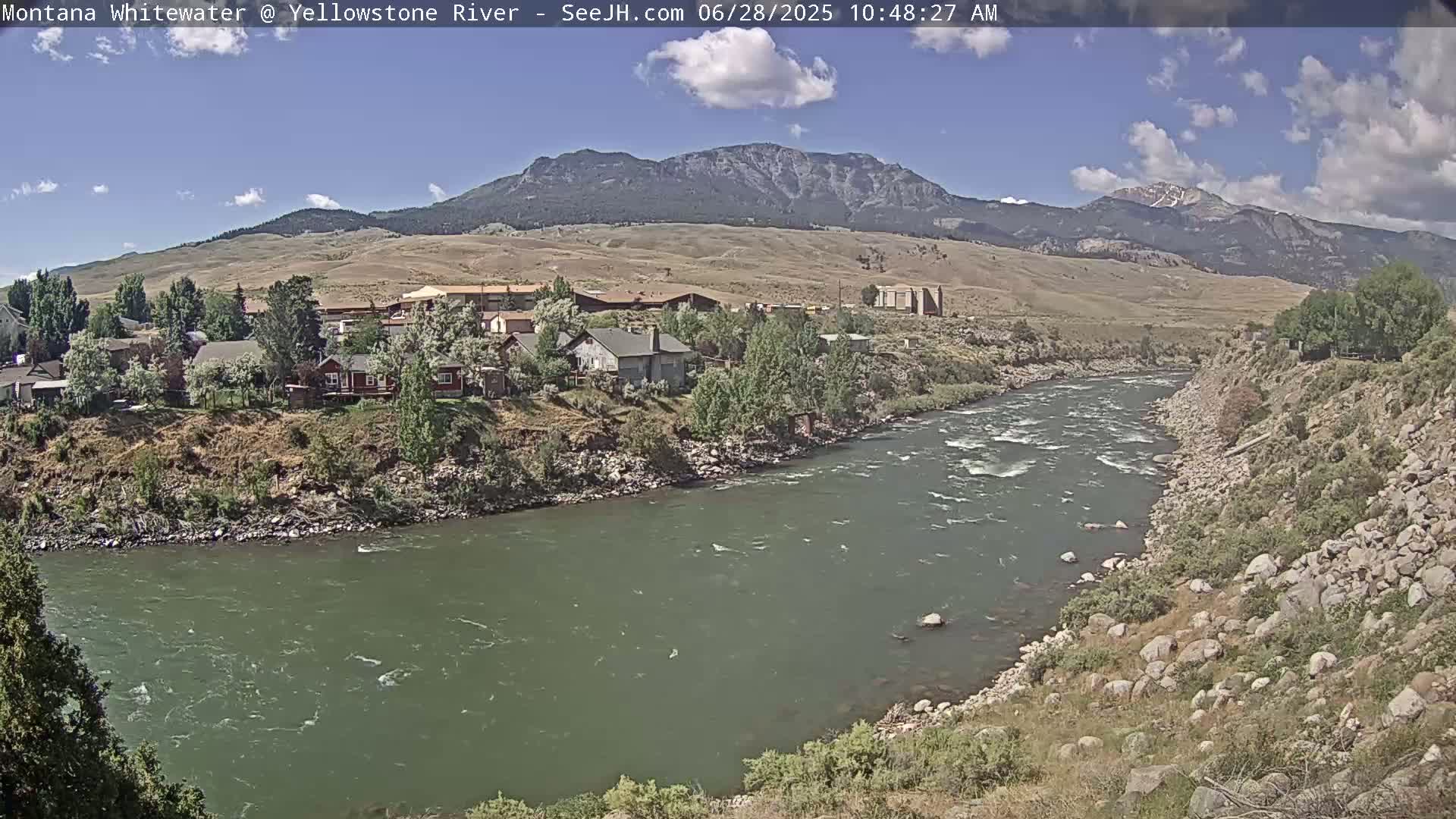Gardiner Village & Yellowstone River  Live Cam - Gardnier, Park, Montana, USA