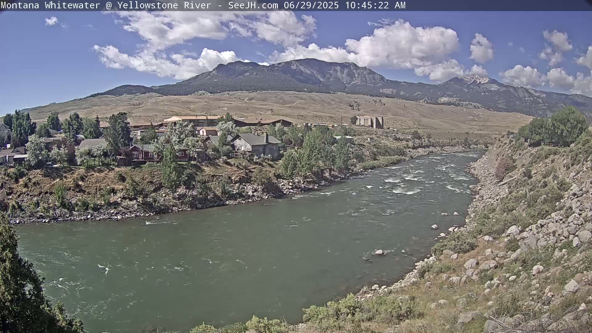 Gardiner Village & Yellowstone River  Live Cam - Gardnier, Park, Montana, USA