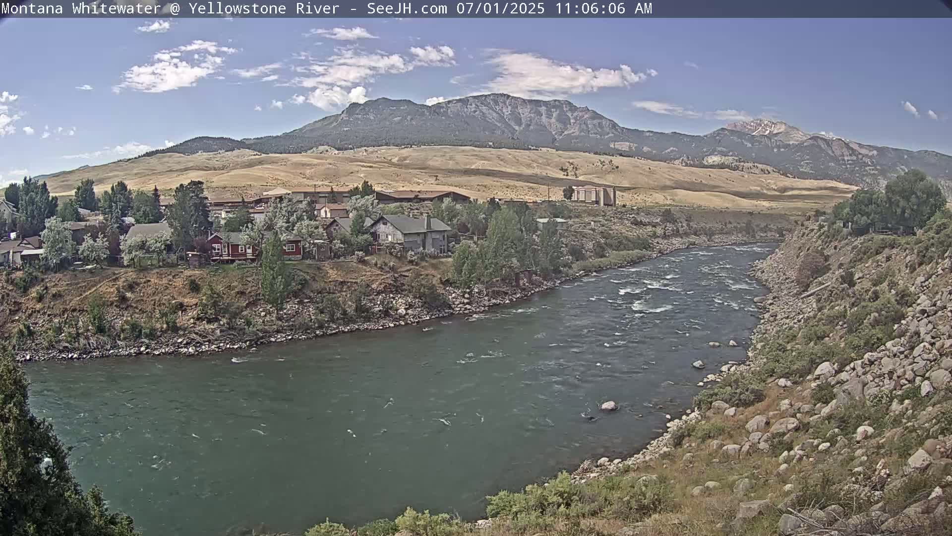 Gardiner Village & Yellowstone River  Live Cam - Gardnier, Park, Montana, USA
