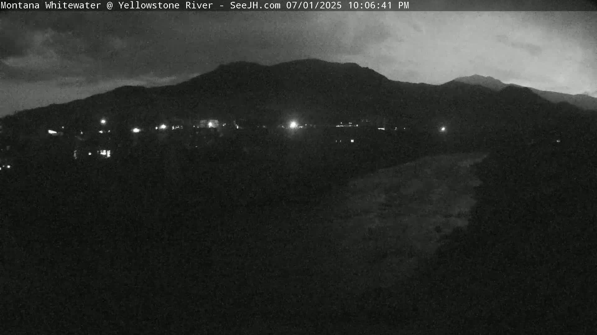 Gardiner Village & Yellowstone River  Live Cam - Gardnier, Park, Montana, USA