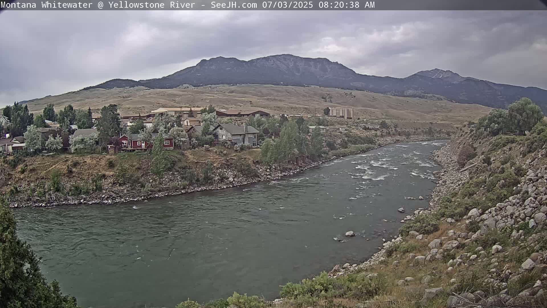 Gardiner Village & Yellowstone River  Live Cam - Gardnier, Park, Montana, USA