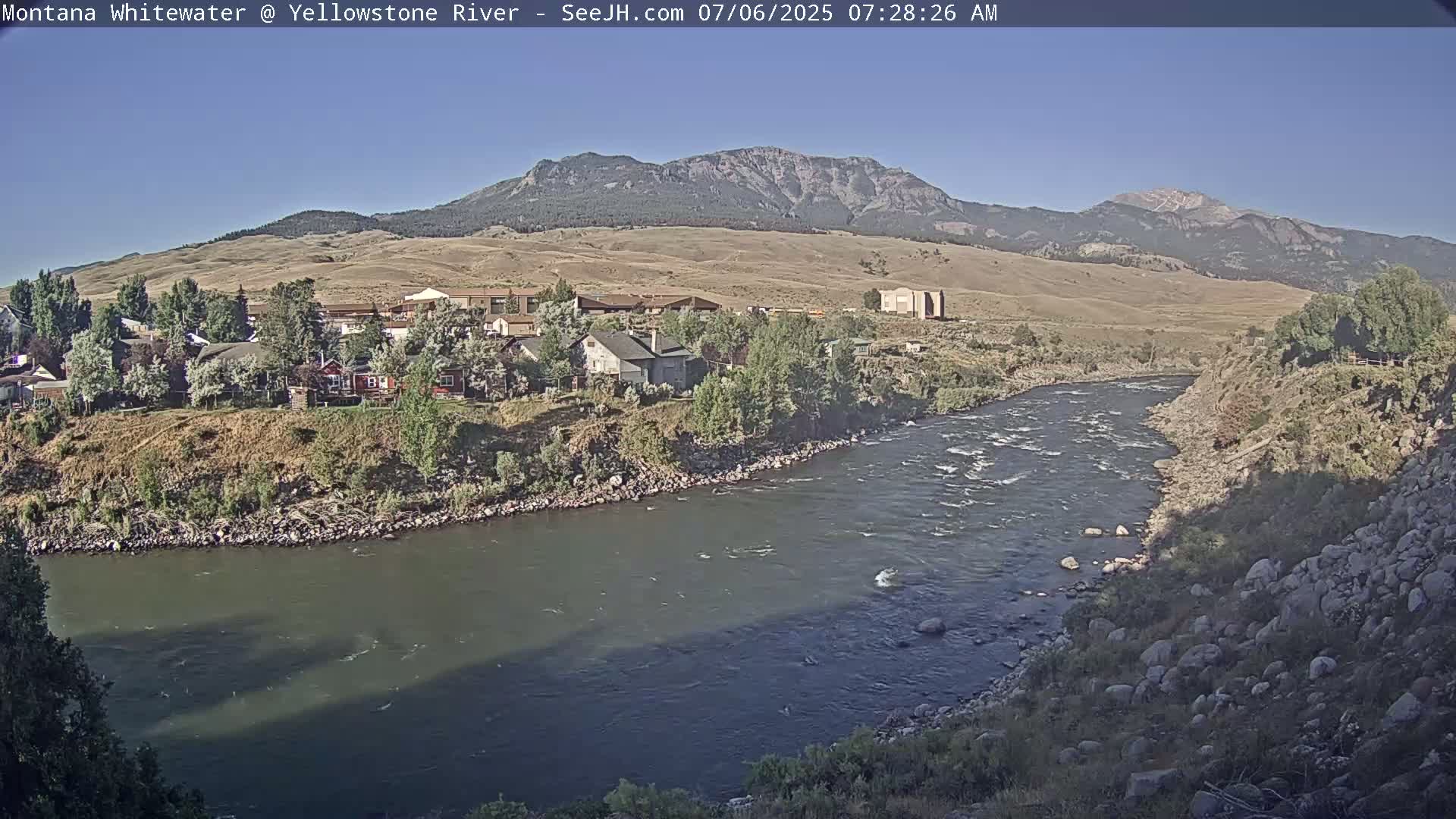 Gardiner Village & Yellowstone River  Live Cam - Gardnier, Park, Montana, USA