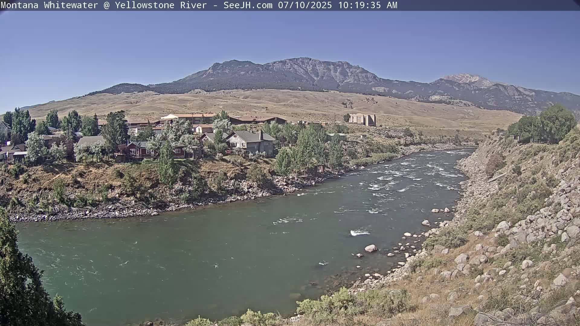 Gardiner Village & Yellowstone River  Live Cam - Gardnier, Park, Montana, USA