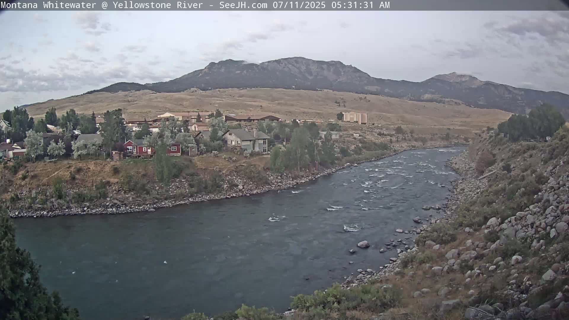 Gardiner Village & Yellowstone River  Live Cam - Gardnier, Park, Montana, USA
