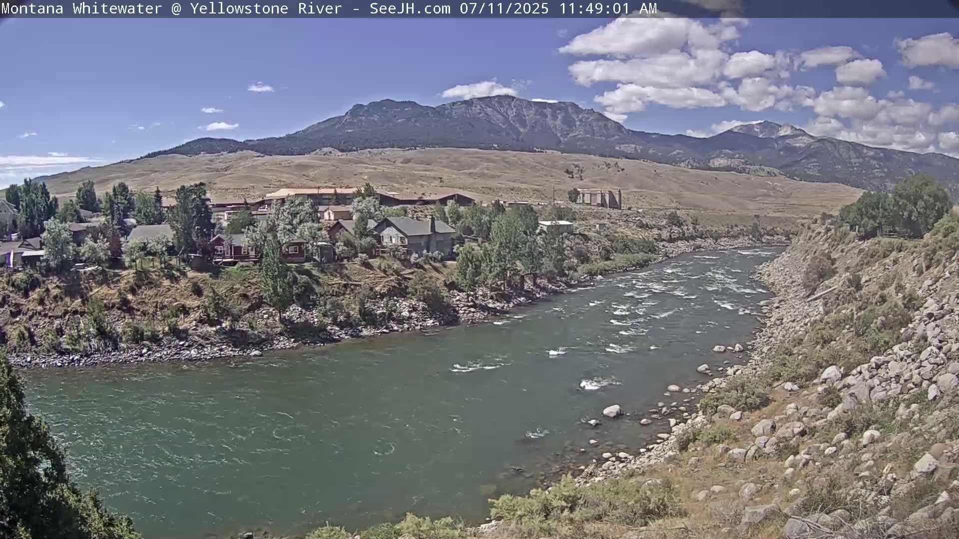 Gardiner Village & Yellowstone River  Live Cam - Gardnier, Park, Montana, USA