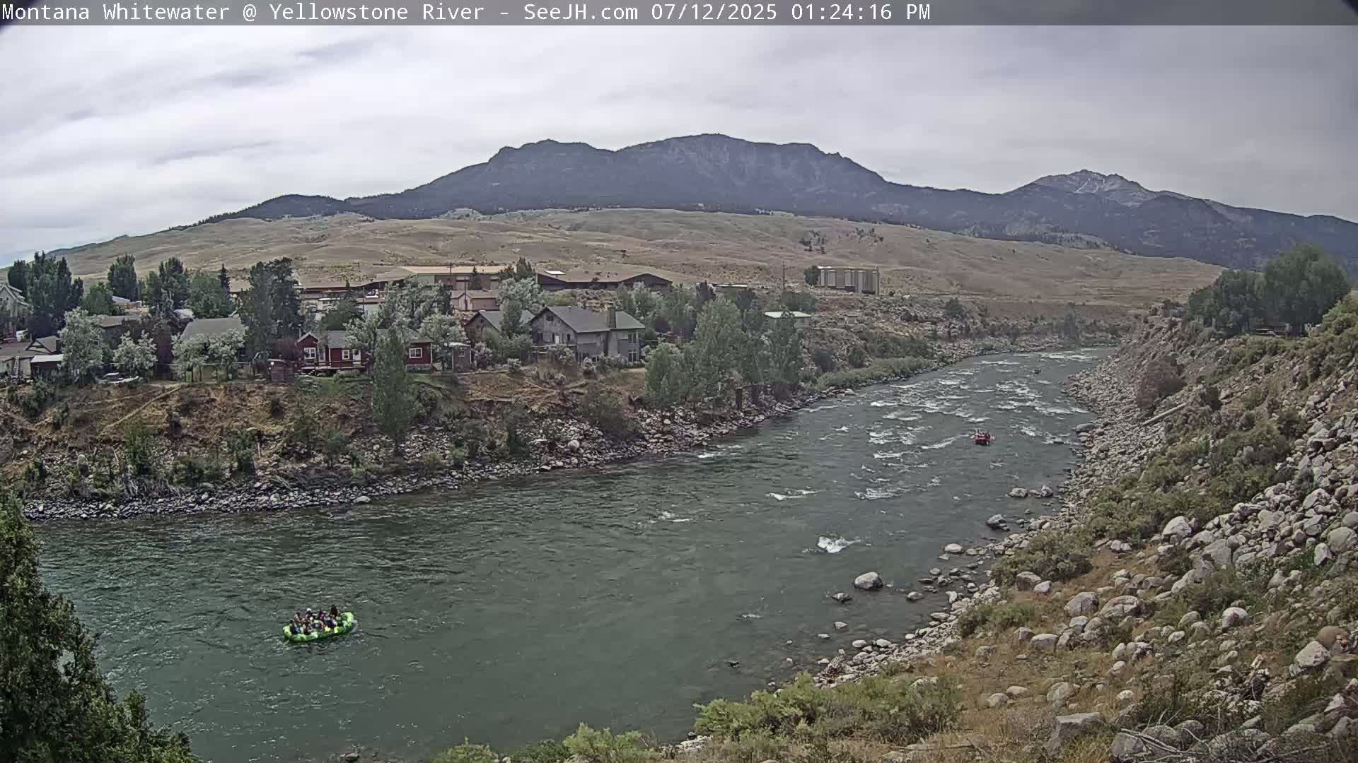 Gardiner Village & Yellowstone River  Live Cam - Gardnier, Park, Montana, USA