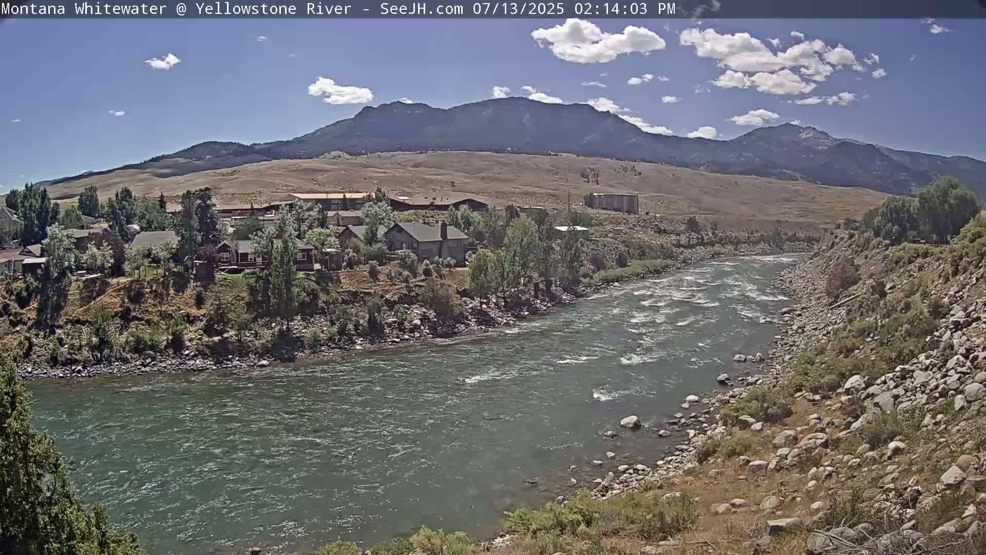 Gardiner Village & Yellowstone River  Live Cam - Gardnier, Park, Montana, USA
