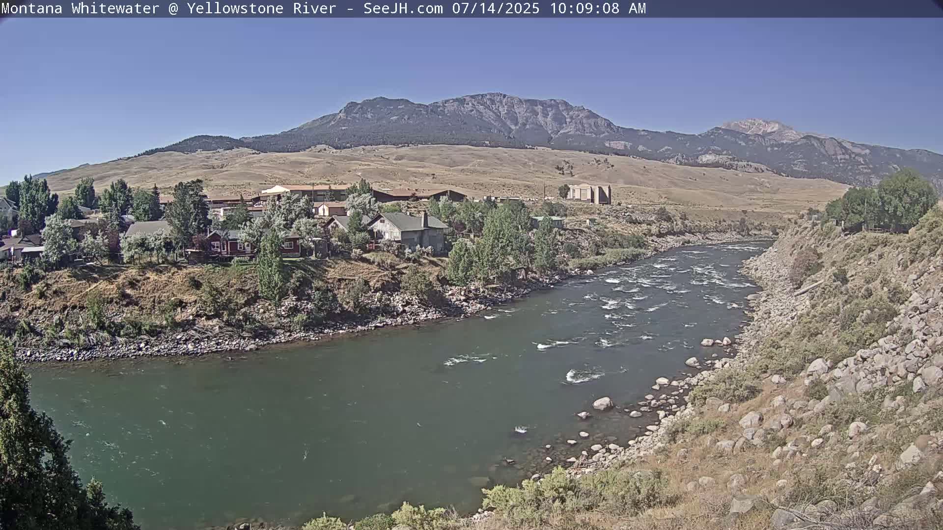 Gardiner Village & Yellowstone River  Live Cam - Gardnier, Park, Montana, USA