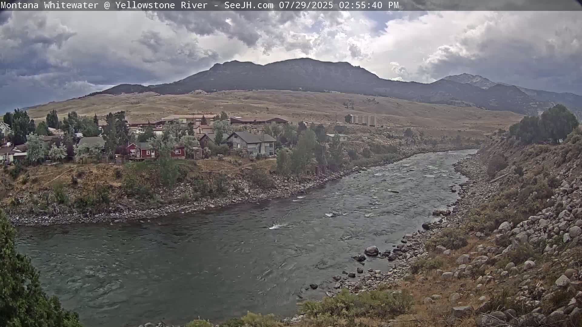 Gardiner Village & Yellowstone River  Live Cam - Gardnier, Park, Montana, USA