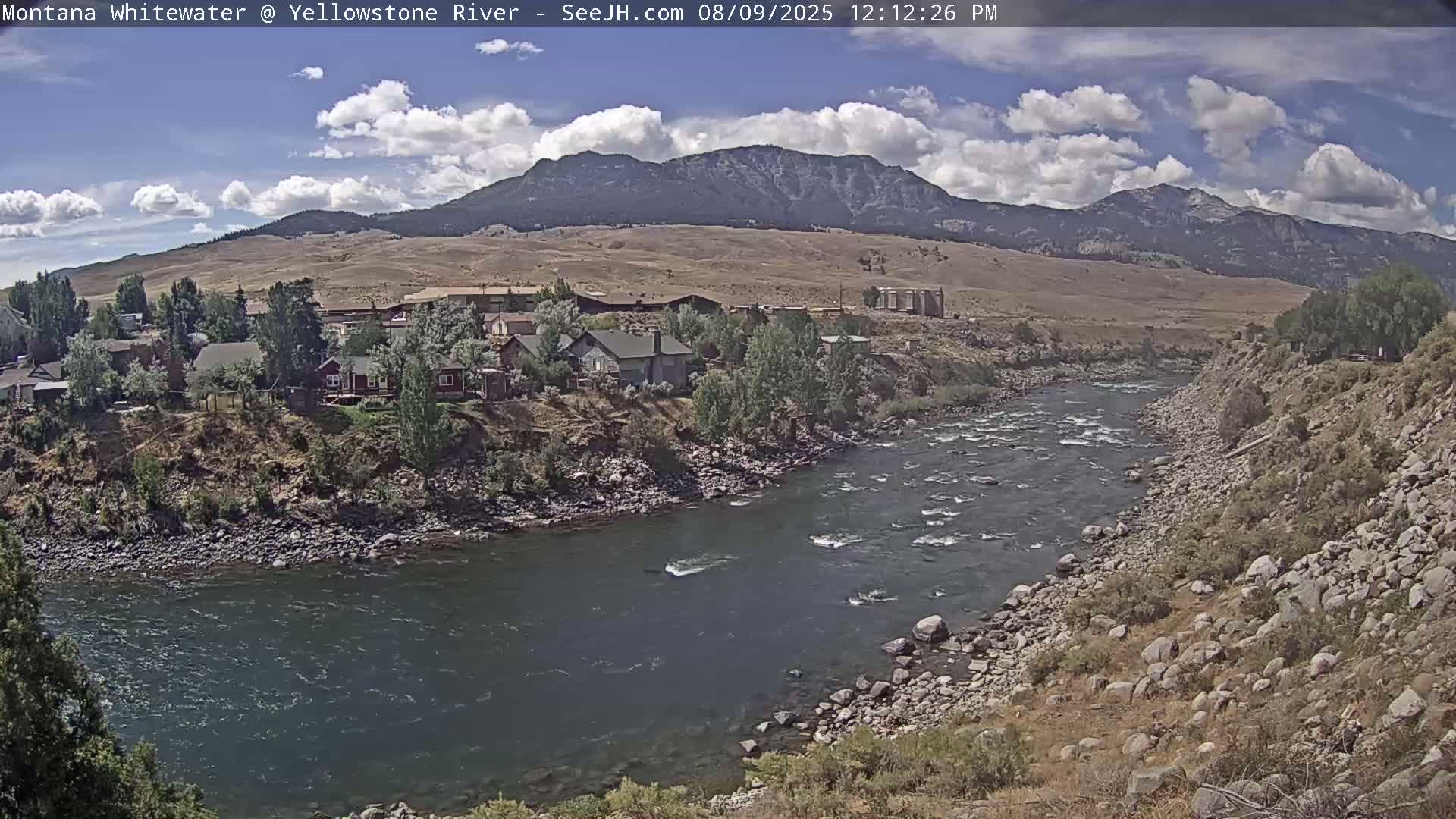 Gardiner Village & Yellowstone River  Live Cam - Gardnier, Park, Montana, USA