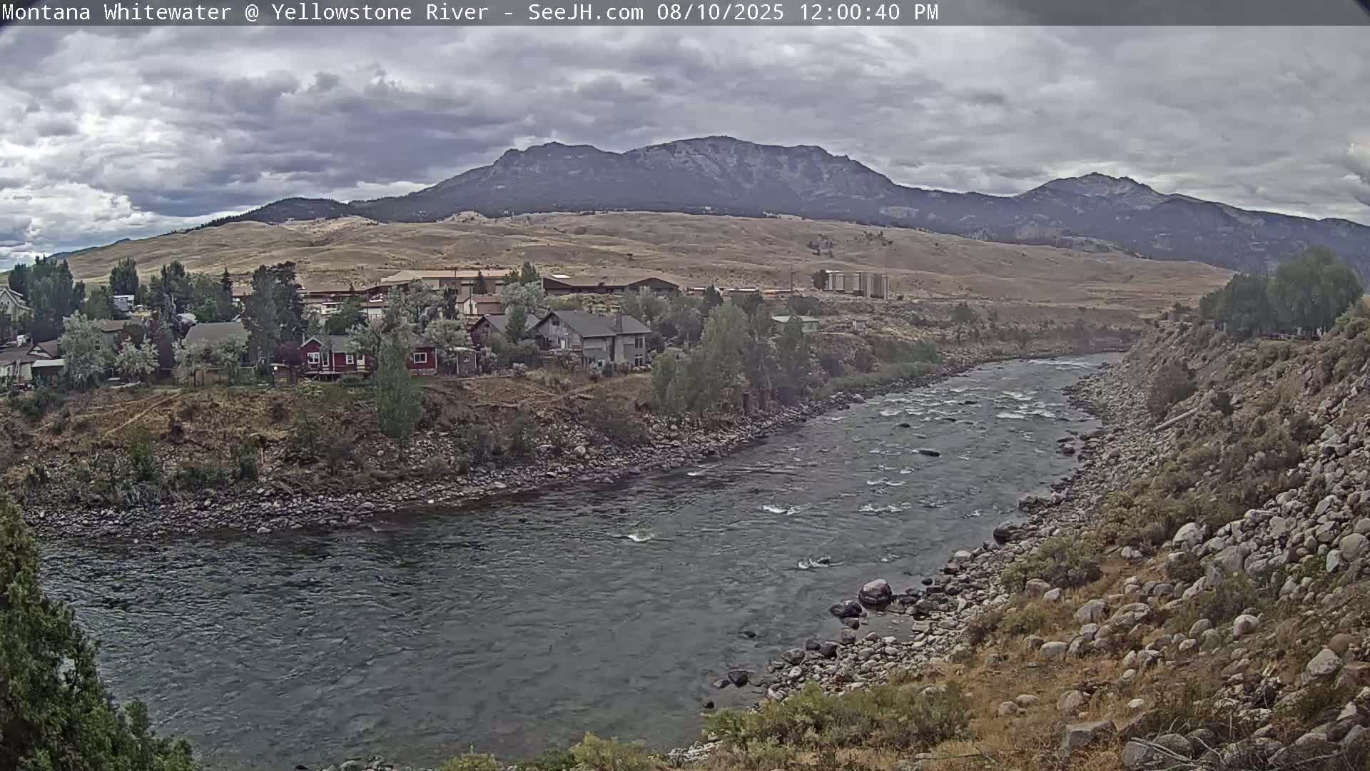 Gardiner Village & Yellowstone River  Live Cam - Gardnier, Park, Montana, USA