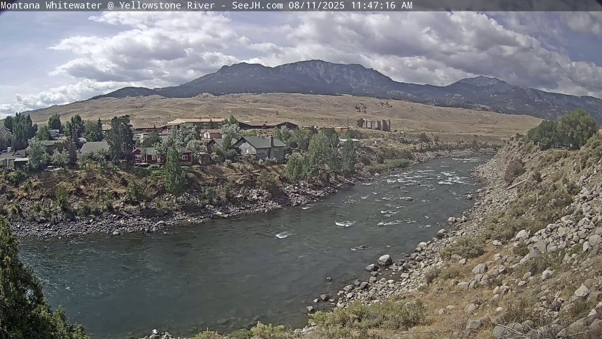 Gardiner Village & Yellowstone River  Live Cam - Gardnier, Park, Montana, USA