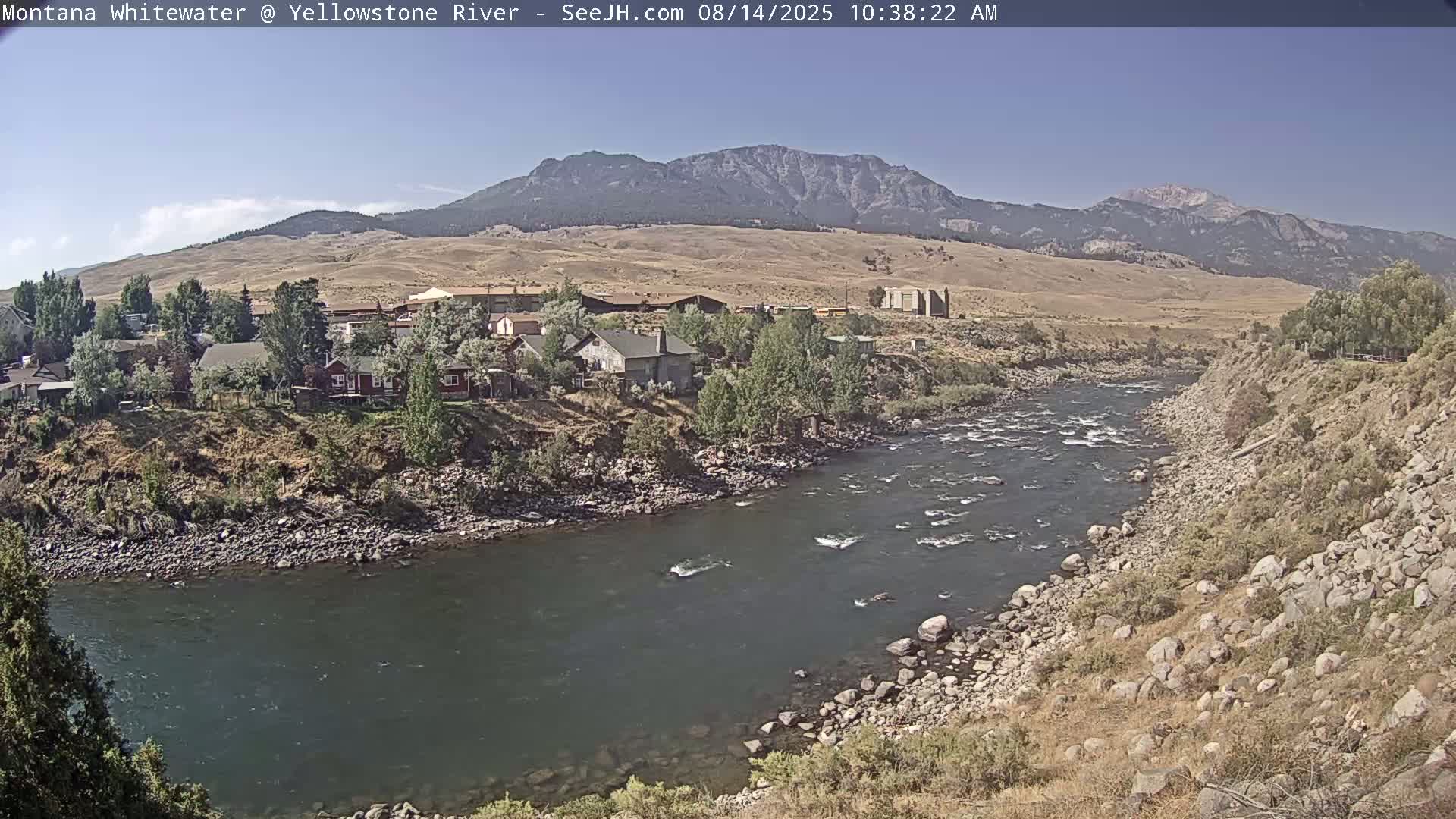 Gardiner Village & Yellowstone River  Live Cam - Gardnier, Park, Montana, USA