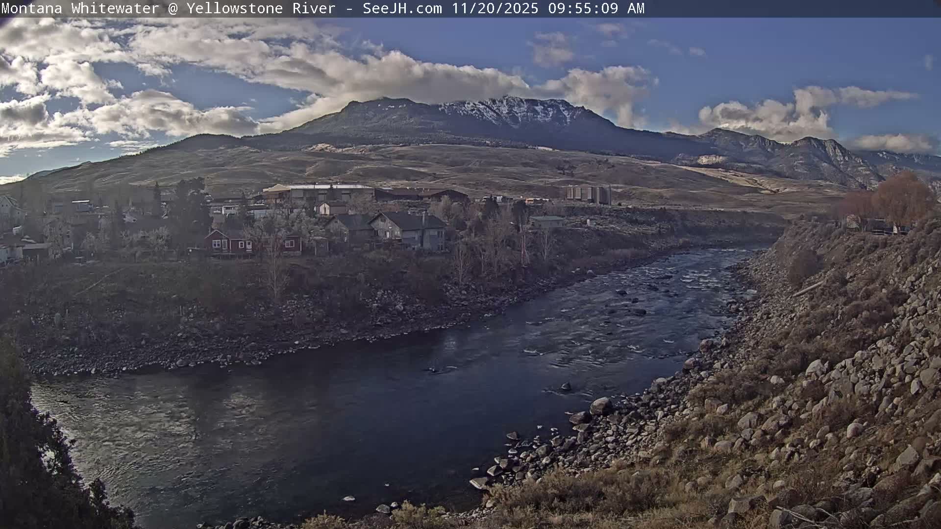 Gardiner Village & Yellowstone River  Live Cam - Gardnier, Park, Montana, USA
