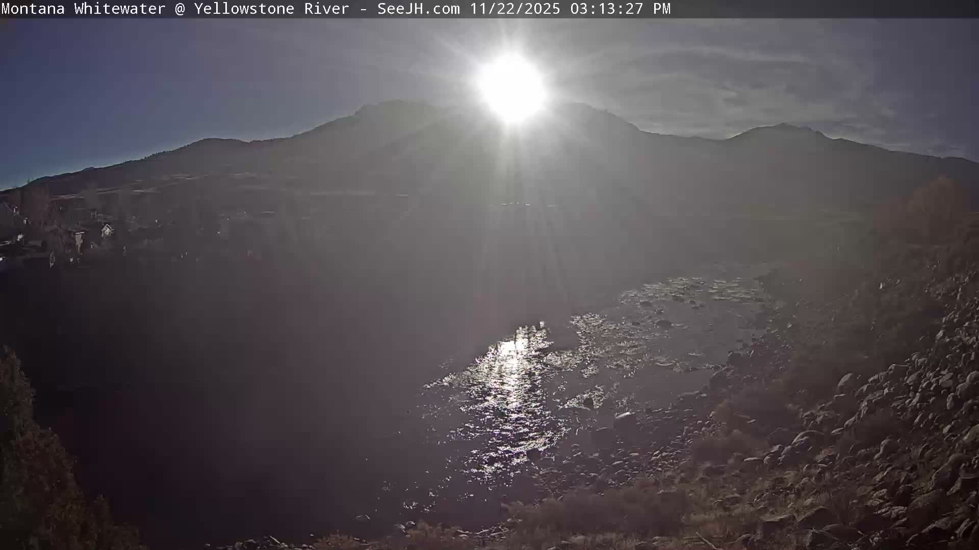 Gardiner Village & Yellowstone River  Live Cam - Gardnier, Park, Montana, USA