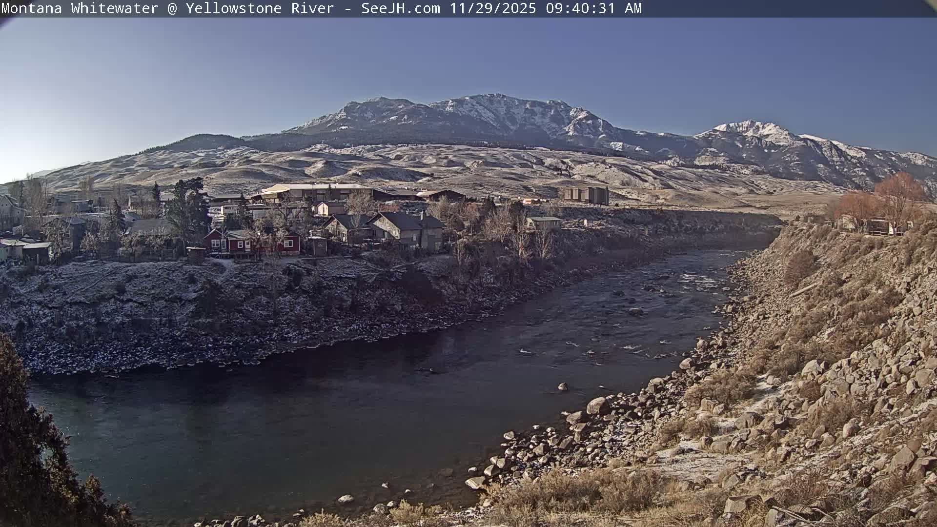 Gardiner Village & Yellowstone River  Live Cam - Gardnier, Park, Montana, USA