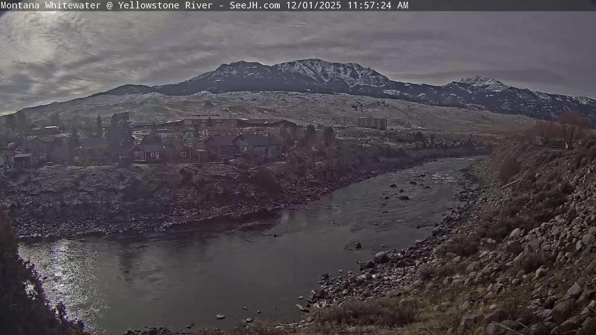 Gardiner Village & Yellowstone River  Live Cam - Gardnier, Park, Montana, USA