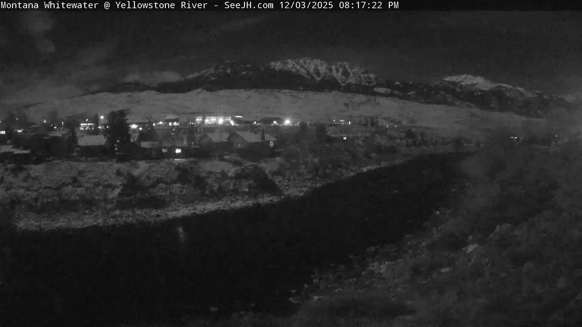 Gardiner Village & Yellowstone River  Live Cam - Gardnier, Park, Montana, USA