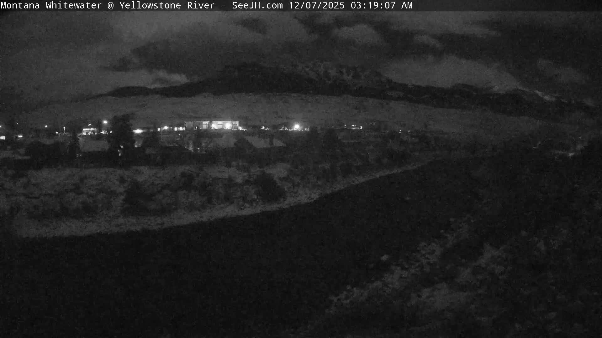 Gardiner Village & Yellowstone River  Live Cam - Gardnier, Park, Montana, USA