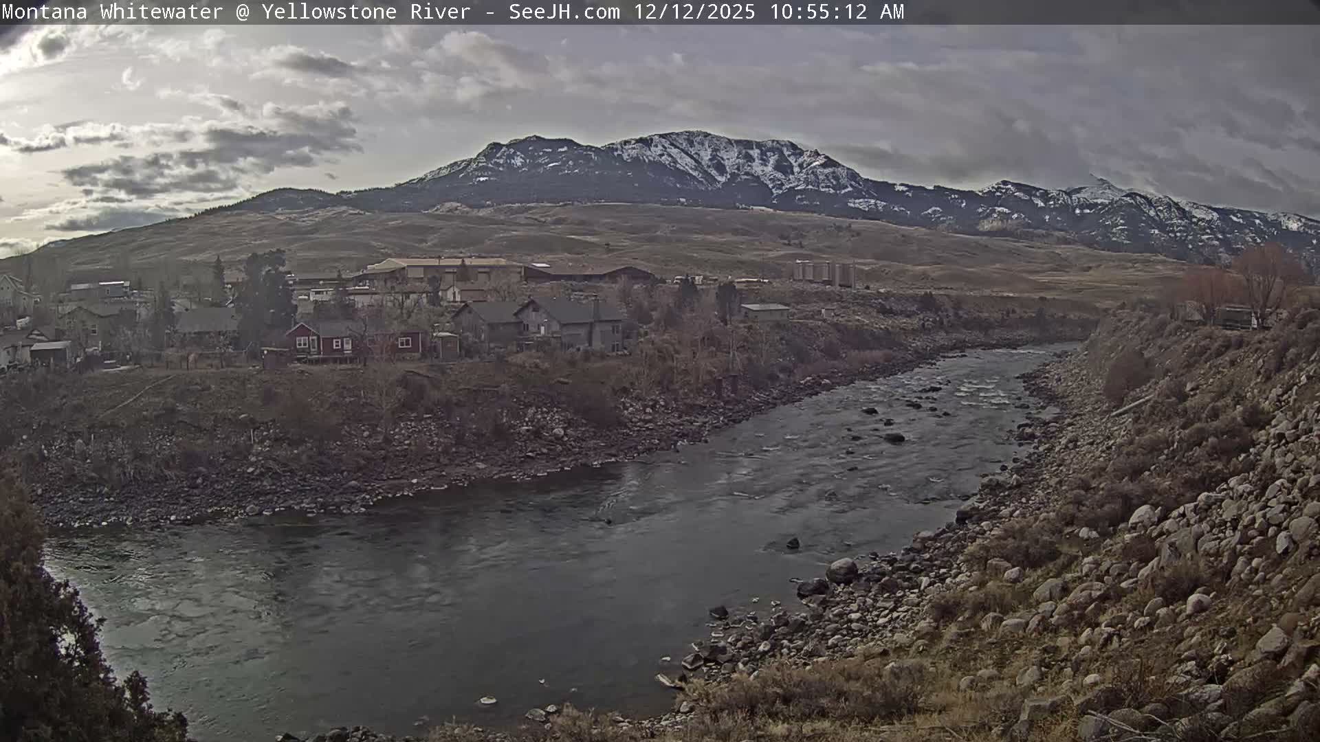 Gardiner Village & Yellowstone River  Live Cam - Gardnier, Park, Montana, USA