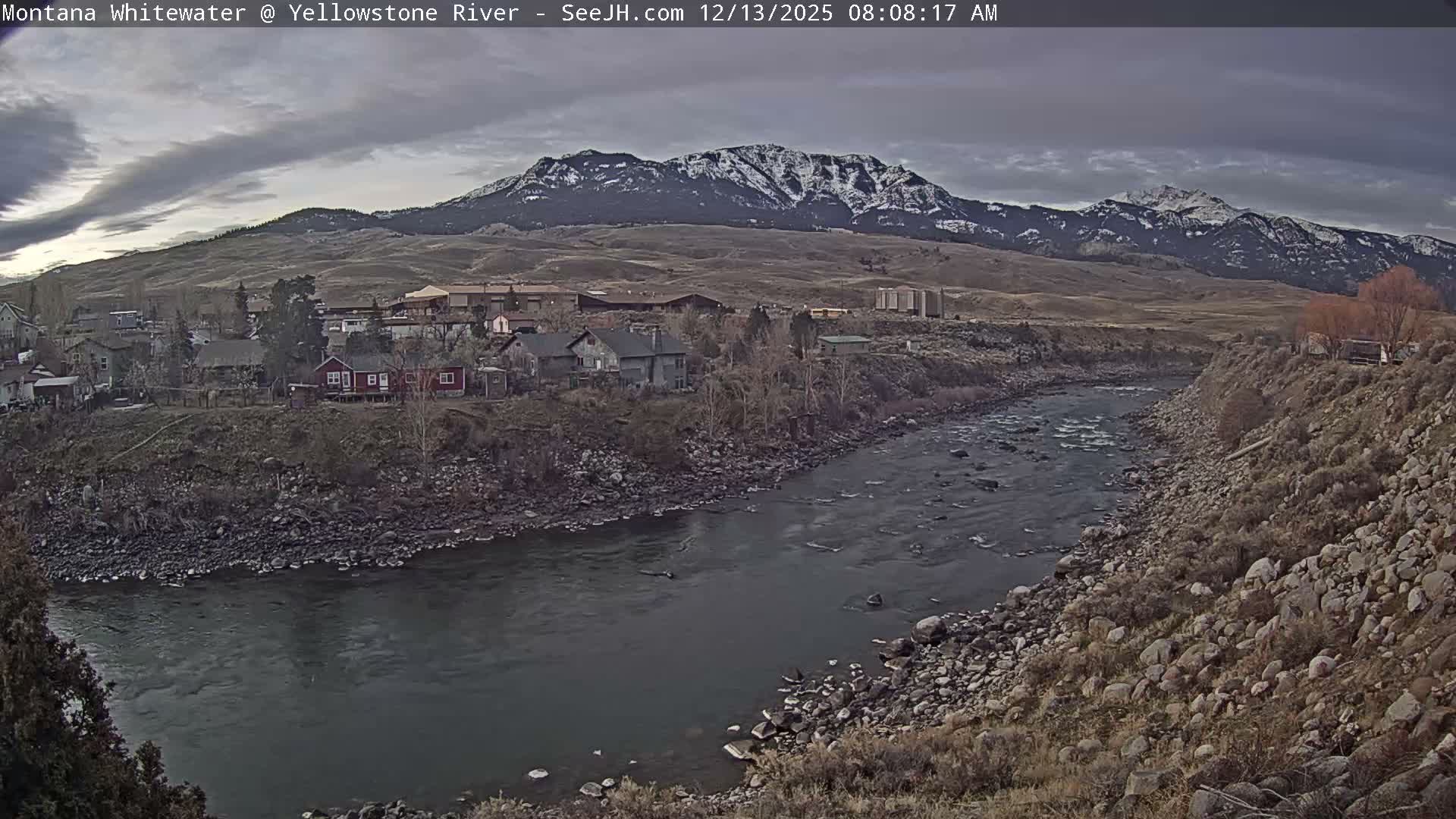 Gardiner Village & Yellowstone River  Live Cam - Gardnier, Park, Montana, USA