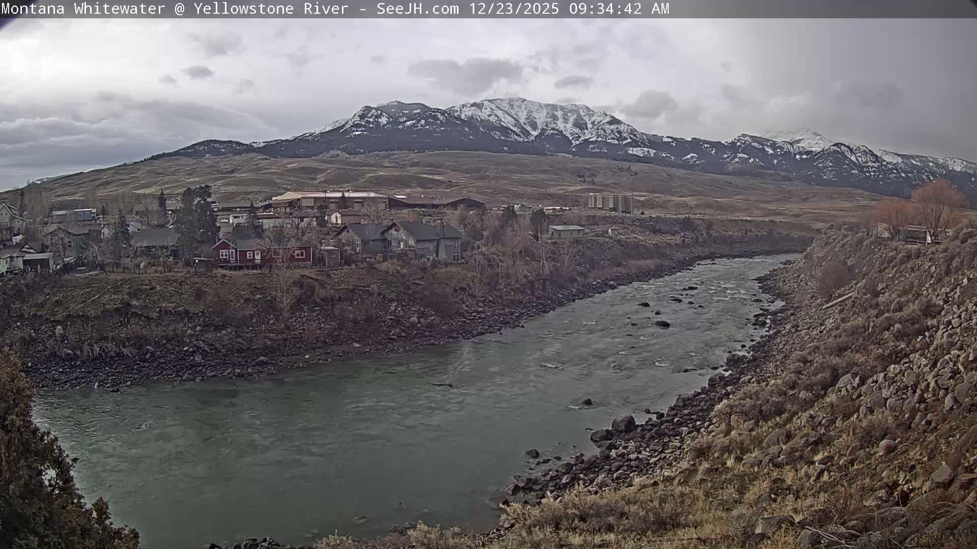 Gardiner Village & Yellowstone River  Live Cam - Gardnier, Park, Montana, USA