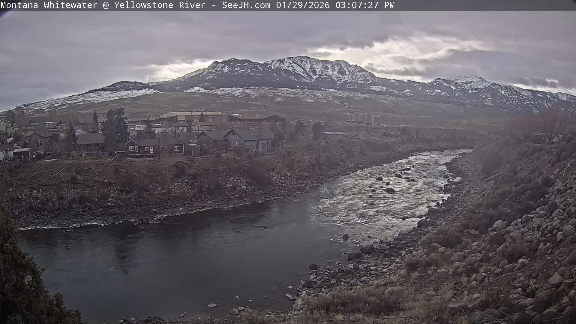 Gardiner Village & Yellowstone River  Live Cam - Gardnier, Park, Montana, USA