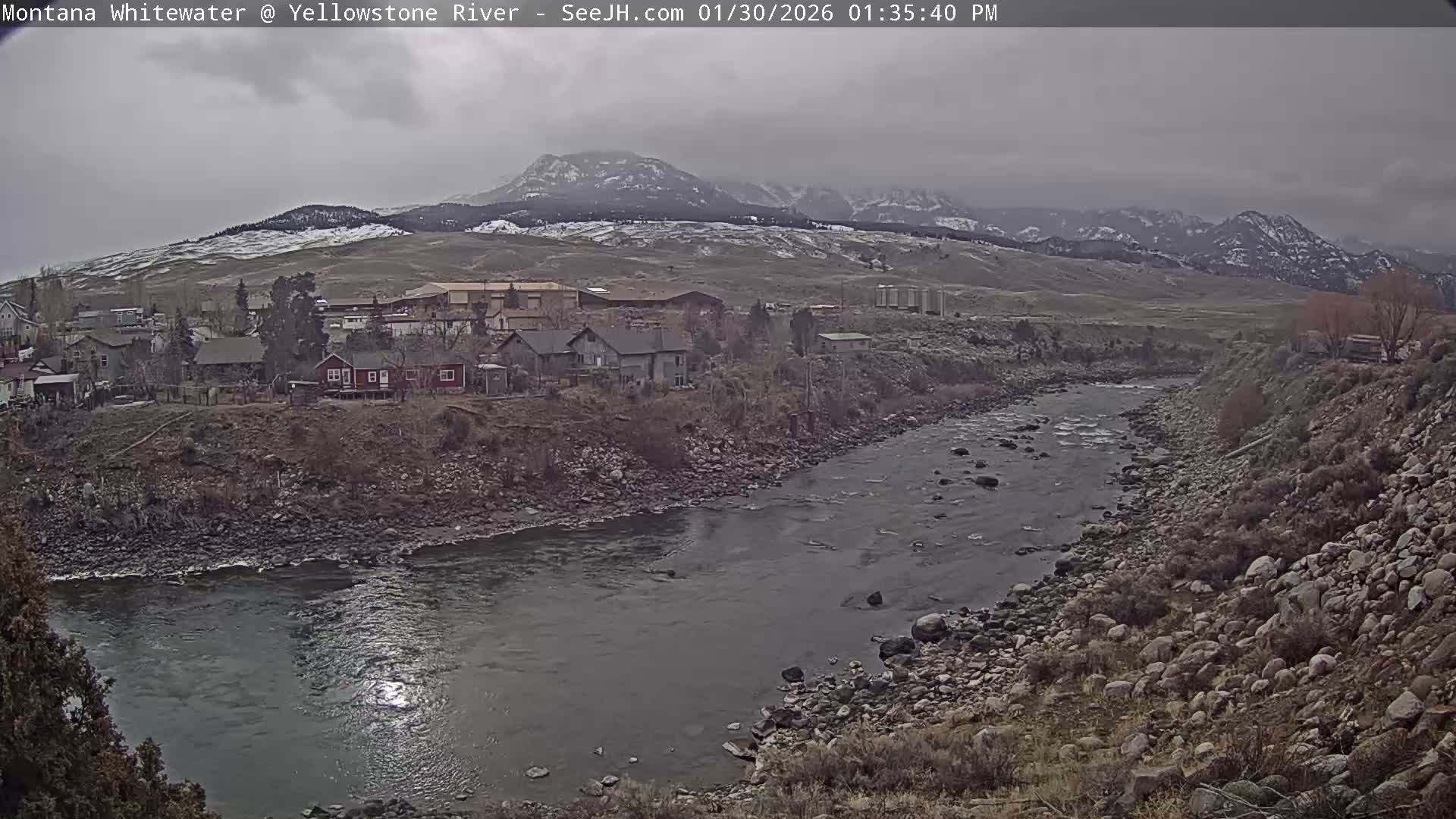 Gardiner Village & Yellowstone River  Live Cam - Gardnier, Park, Montana, USA
