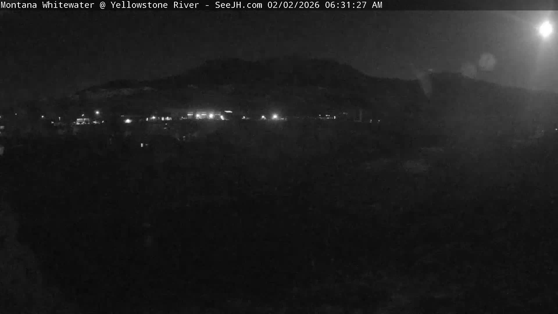 Gardiner Village & Yellowstone River  Live Cam - Gardnier, Park, Montana, USA