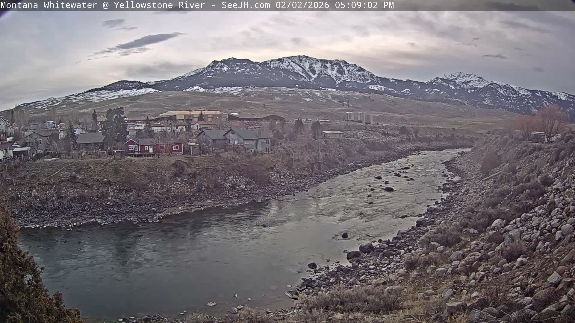 Gardiner Village & Yellowstone River  Live Cam - Gardnier, Park, Montana, USA