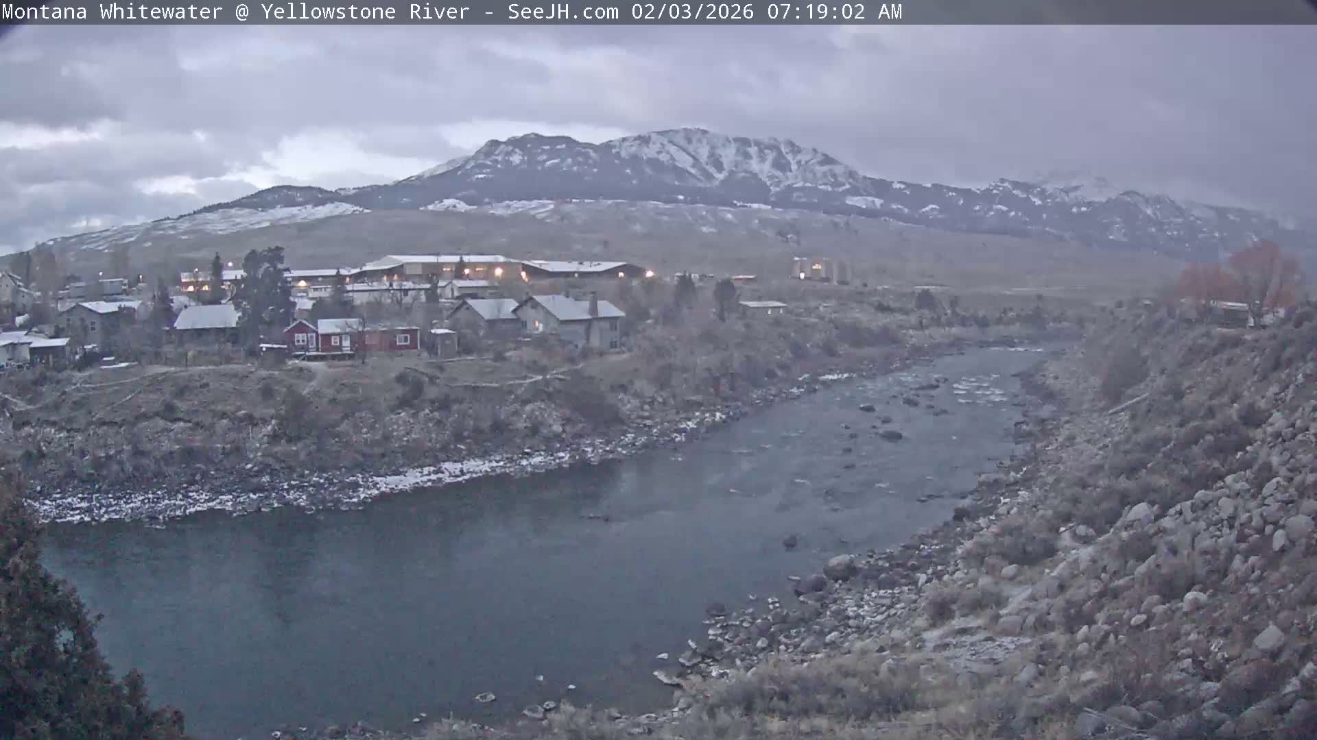Gardiner Village & Yellowstone River  Live Cam - Gardnier, Park, Montana, USA