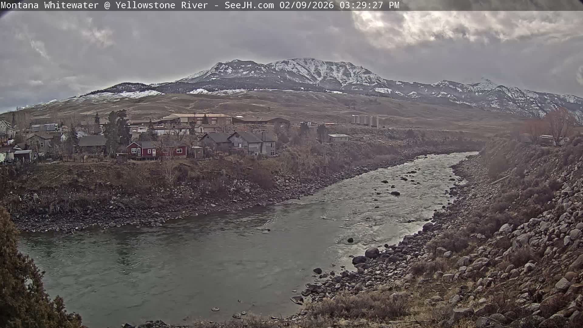 Gardiner Village & Yellowstone River  Live Cam - Gardnier, Park, Montana, USA