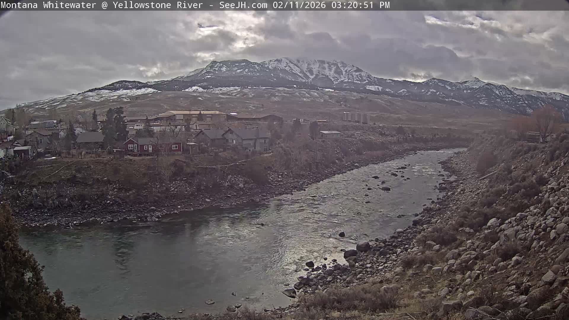 Gardiner Village & Yellowstone River  Live Cam - Gardnier, Park, Montana, USA