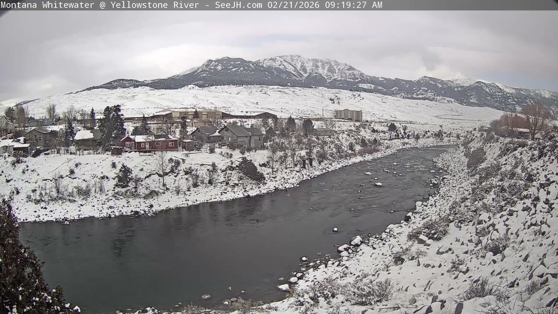 Gardiner Village & Yellowstone River  Live Cam - Gardnier, Park, Montana, USA