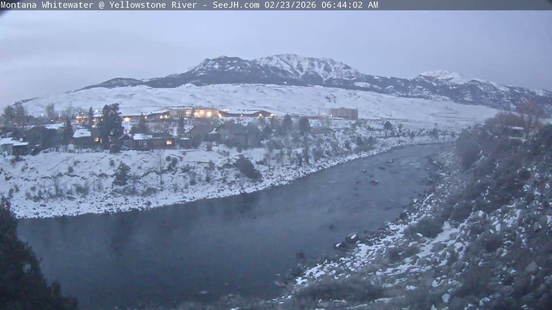 Gardiner Village & Yellowstone River  Live Cam - Gardnier, Park, Montana, USA