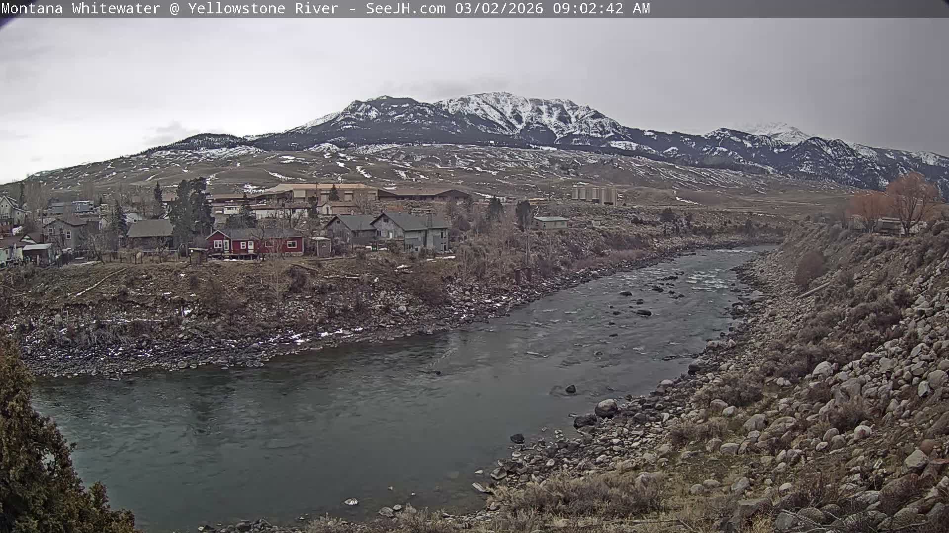 Gardiner Village & Yellowstone River  Live Cam - Gardnier, Park, Montana, USA