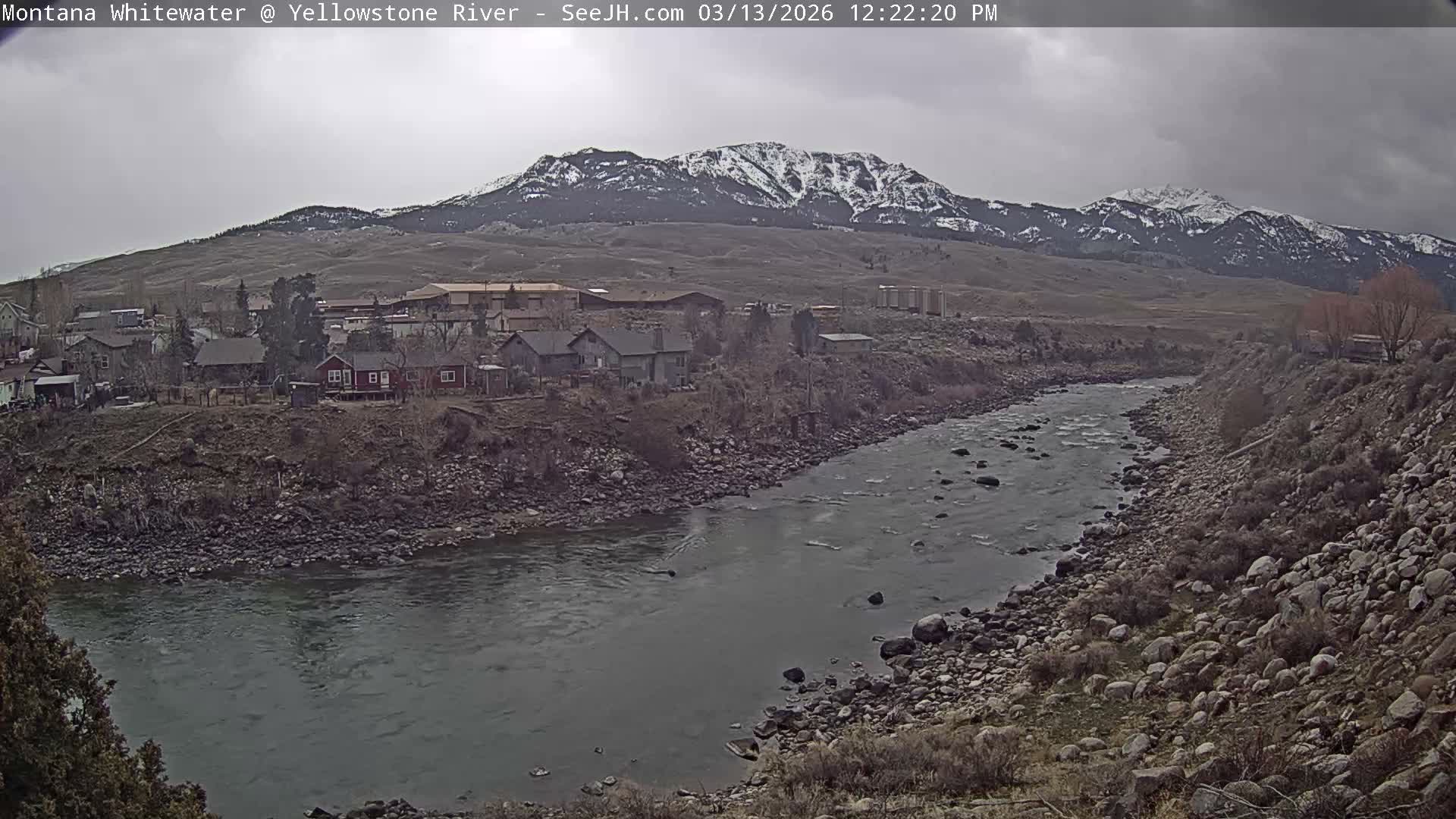 Gardiner Village & Yellowstone River  Live Cam - Gardnier, Park, Montana, USA