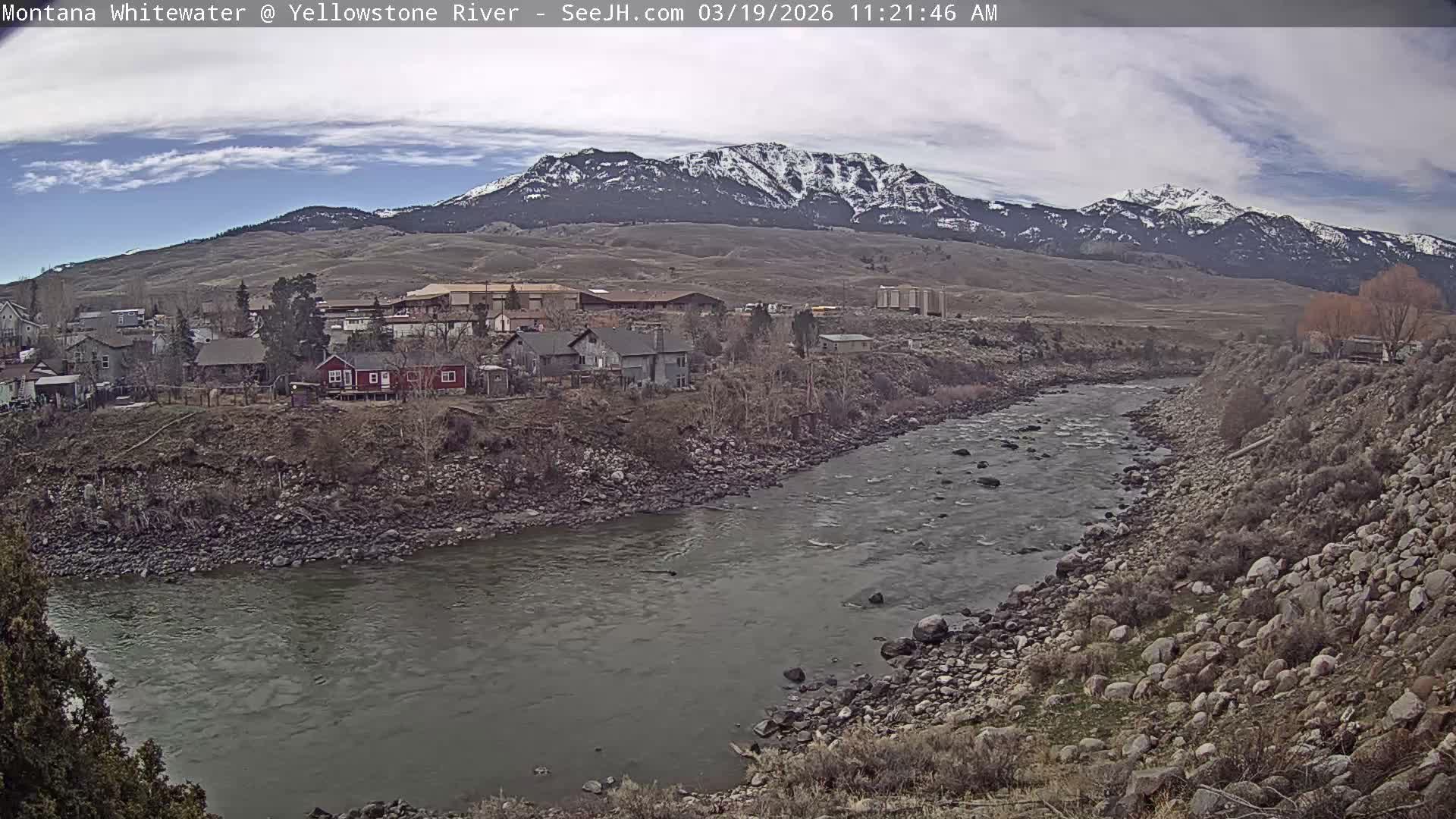 Gardiner Village & Yellowstone River  Live Cam - Gardnier, Park, Montana, USA