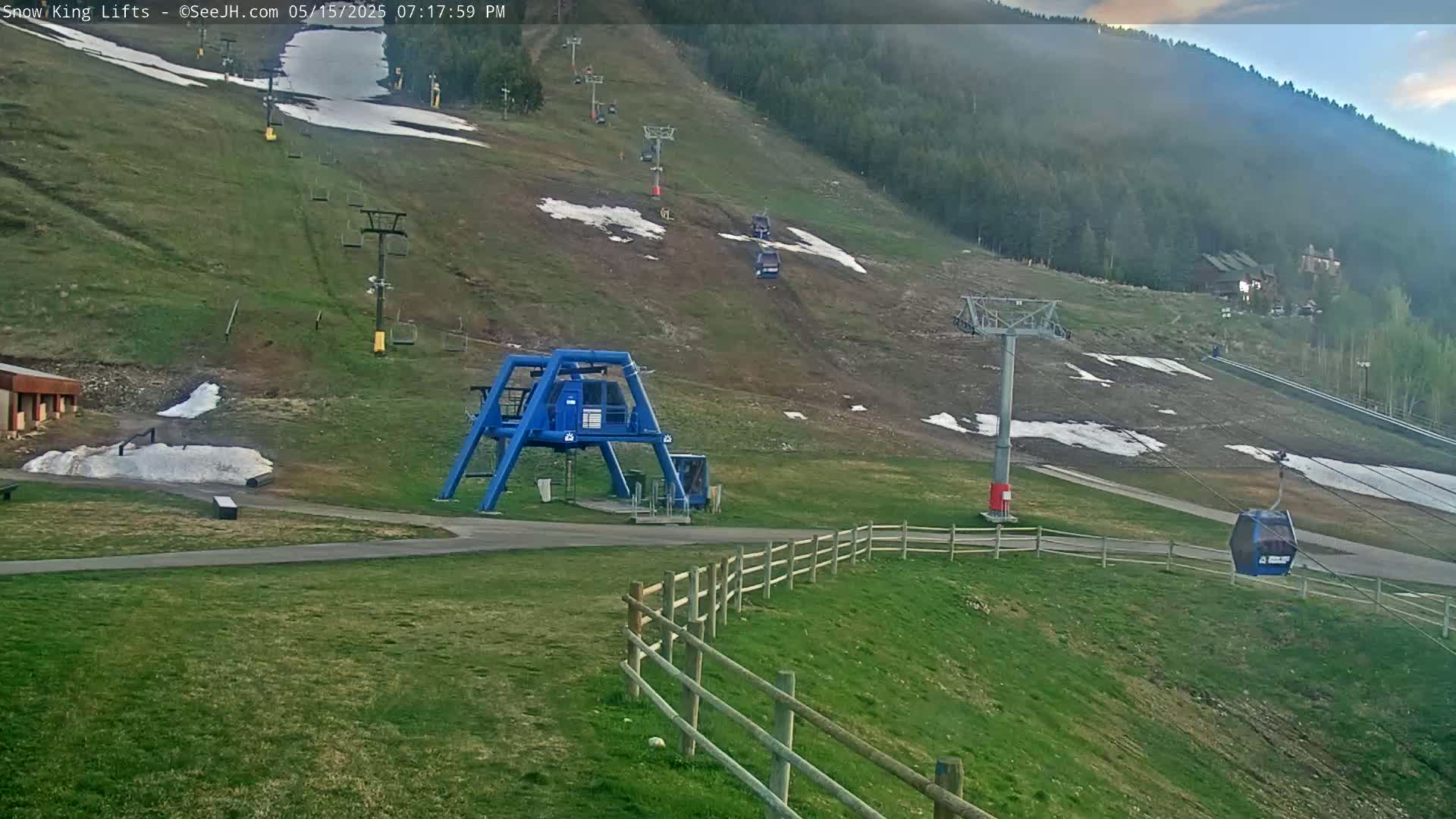 Jackson, Snow King Mountain Ski Slope & Lifts Live Cam - Jackson, Teton, Wyoming, USA