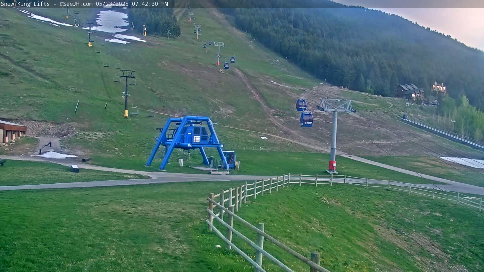 Jackson, Snow King Mountain Ski Slope & Lifts Live Cam - Jackson, Teton, Wyoming, USA
