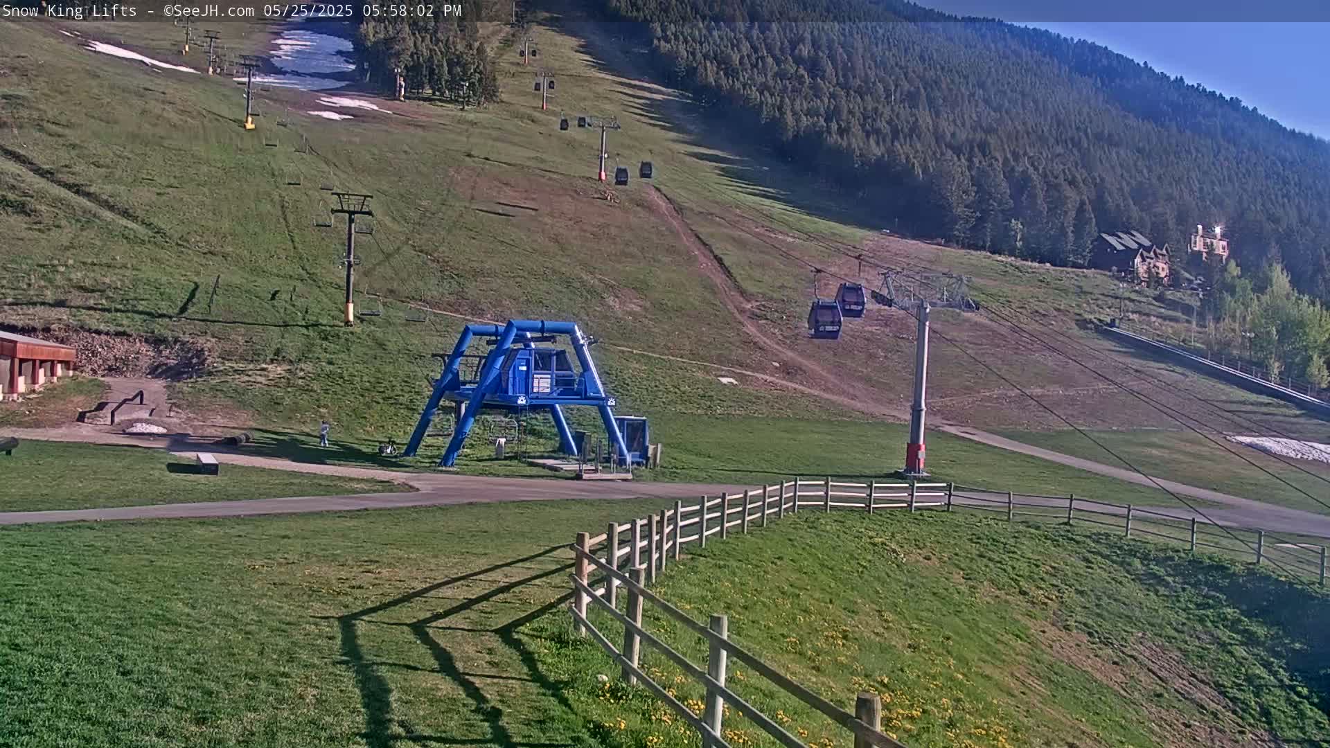 Jackson, Snow King Mountain Ski Slope & Lifts Live Cam - Jackson, Teton, Wyoming, USA